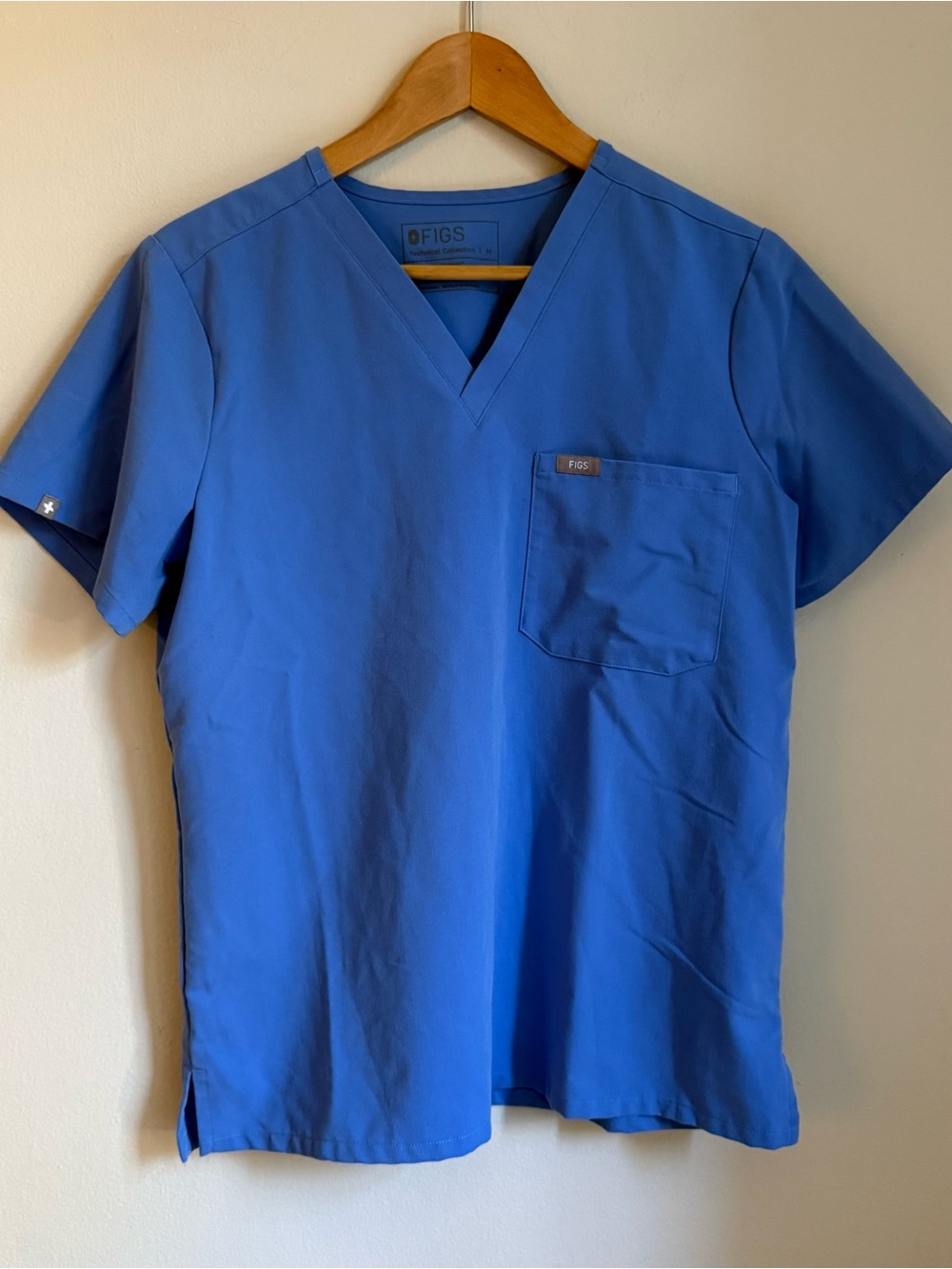 FIGS Catarina Scrub Top Size M Women’s Blue V-Neck Medical Uniform Stretch